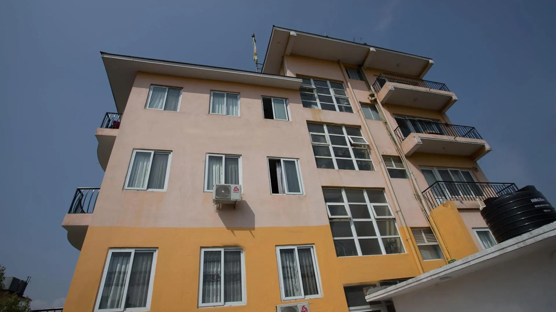 Oyo 135 Lost Garden Apartment And Guest House Katmandu Hytte
