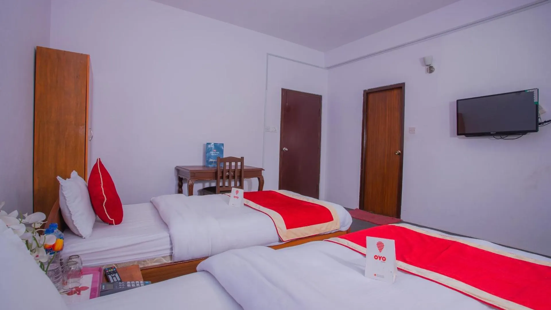 Oyo 135 Lost Garden Apartment And Guest House Katmandu