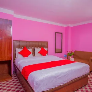 Oyo 243 Saypatri Hotel